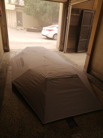 مظلة سيارة تعمل بالريموت