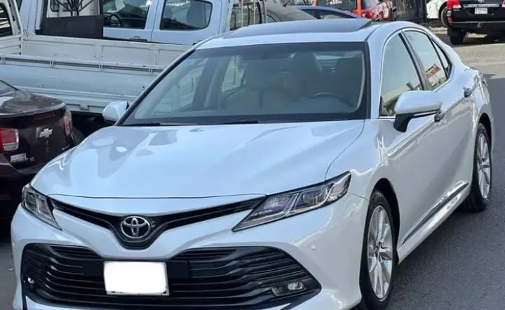 Toyota Camery GLE 2018