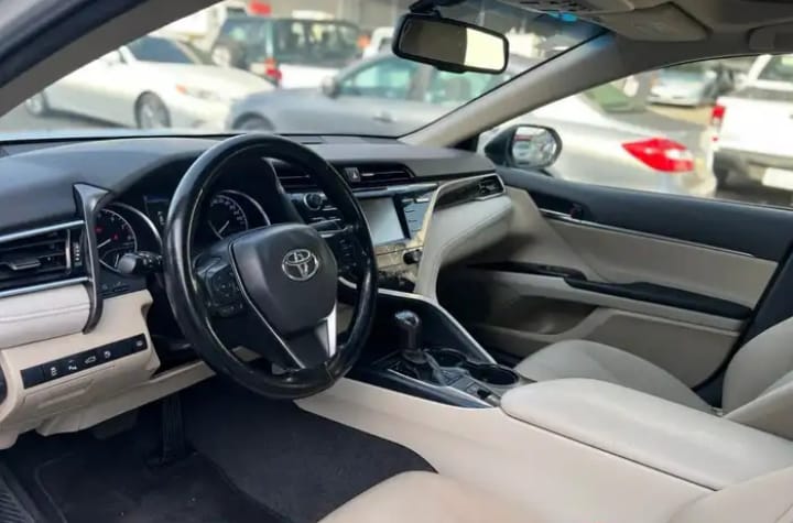 Toyota Camery GLE 2018