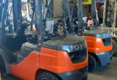 Forklift for rent خدمات تأجير رافعات شوكية