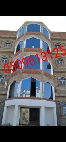 زجاج سكريت جيزان واجهات محلات صيدليات بلكونات استركشر المنيوم ابواب سحاب كهراب دربزين وجميع اعمال الصيانه