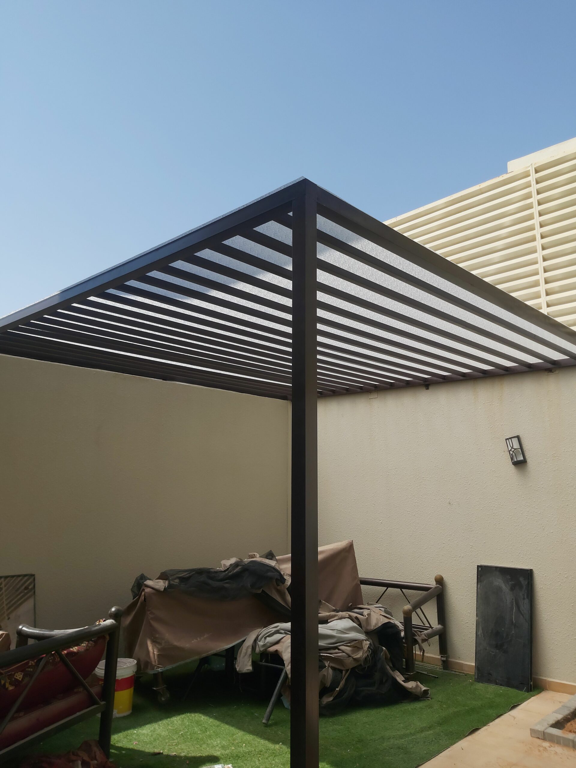 مظلات وسواتر وجميع أعمال الحداده