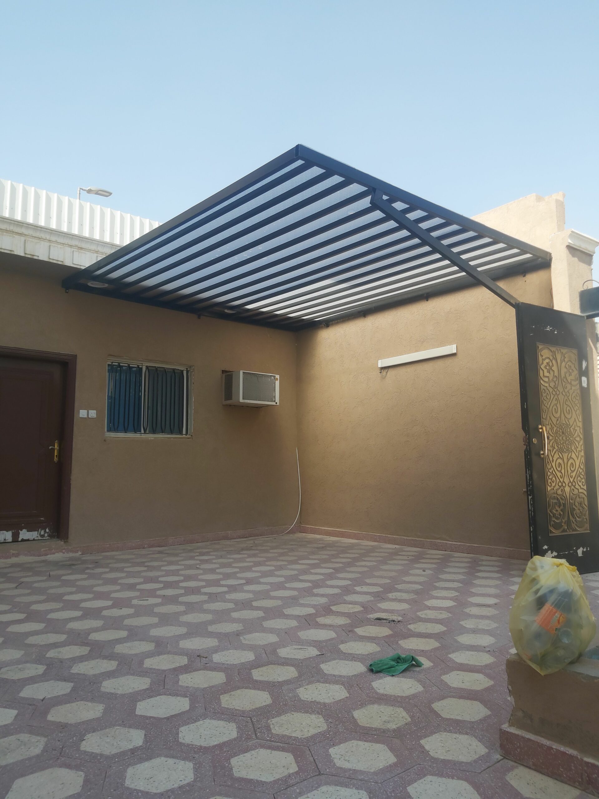 مظلات وسواتر وجميع أعمال الحداده