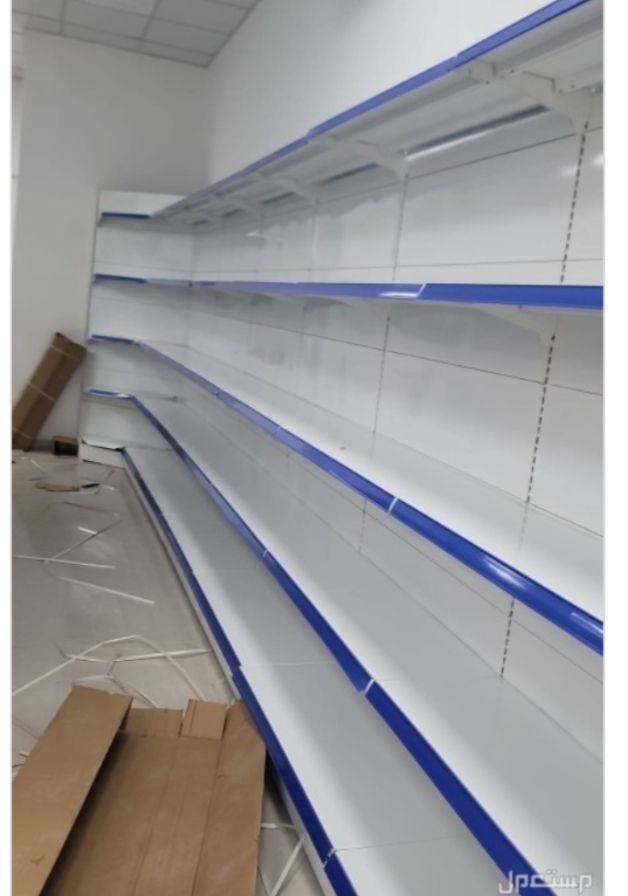 رفوف بجميع انواعها والوانها المختلفه وطبالي وعربات اتسوق