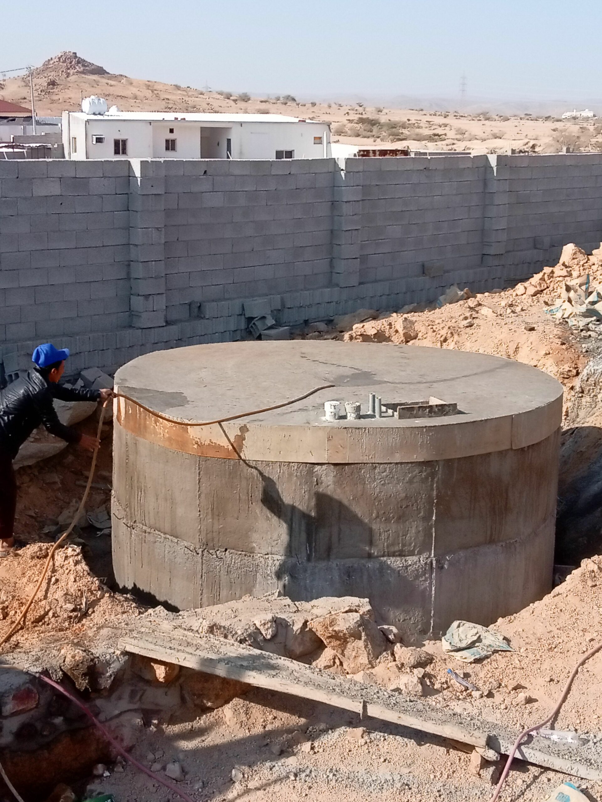 مقاول عام عمايرعضم ومعماري مسابح وخزانات مدور بيارات احواش مسلح وشعبي جسور كرانيش بوابات