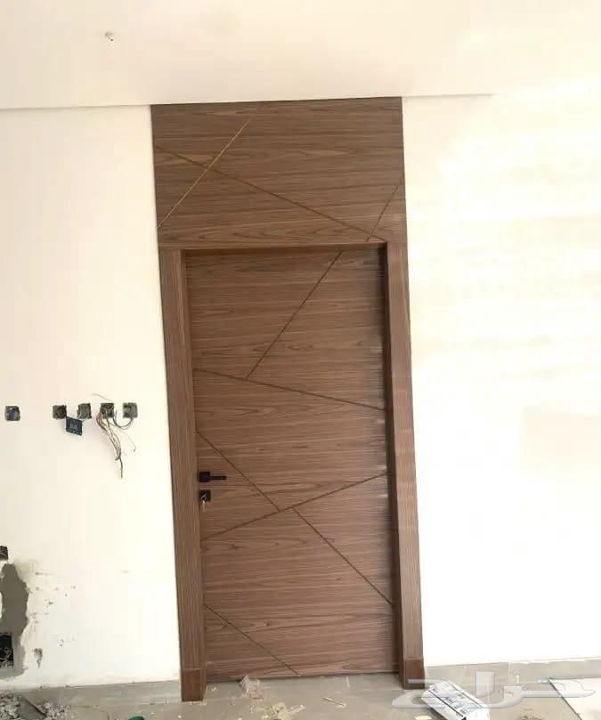 تصنيع وتركيب جميع انواع الأبواب الخشبية وجميع الديكورات بأسعار مميزه ومواصفات جديده