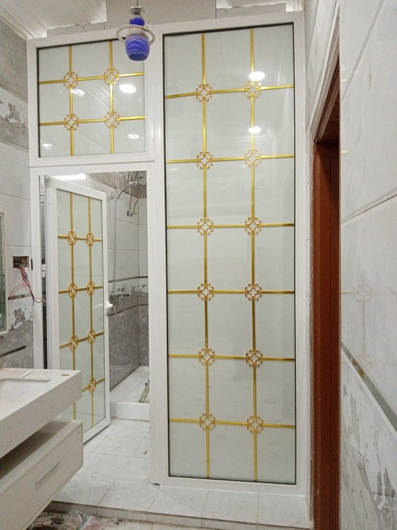 المعلم للألمنيوم والزجاج السكريت