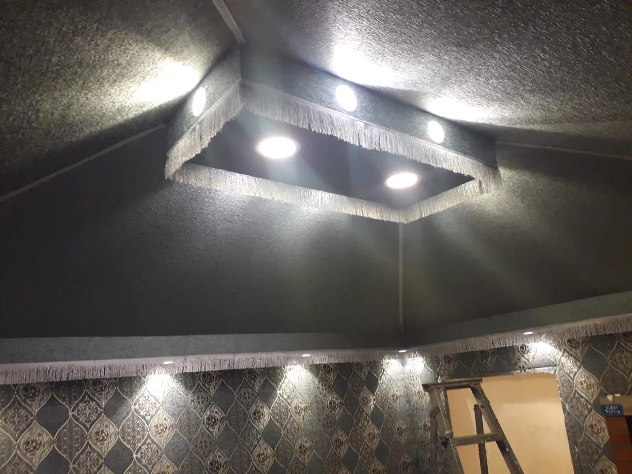 خيام ملكي وعادي و مظلات بيت شعر وقرميد