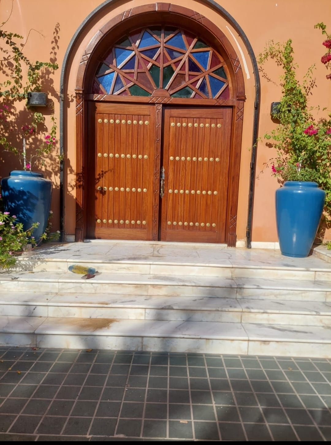 دهان ابواب وغرف وديكور ونجار ابواب وغرف وديكور ومطبخ ودهان حديد بوهيا ديكو