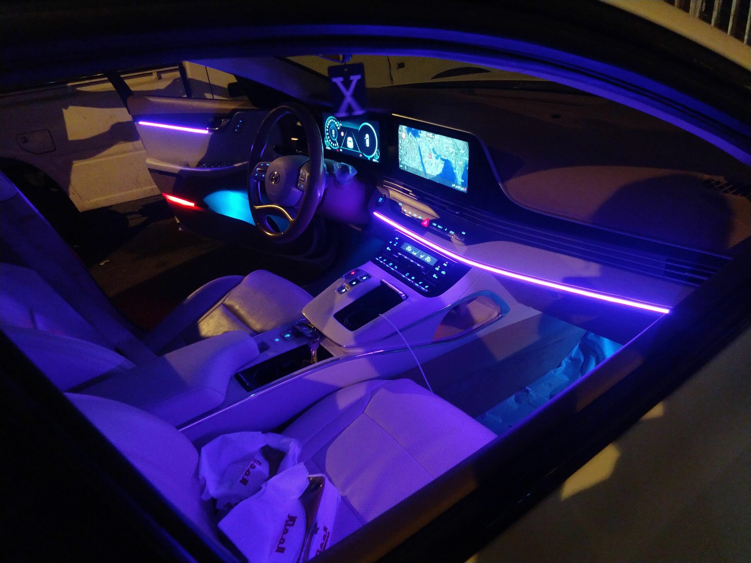 انَوَارَ دِاٌخلُيَُه لُجْمٌيَْع الُسِيَارَاتْ