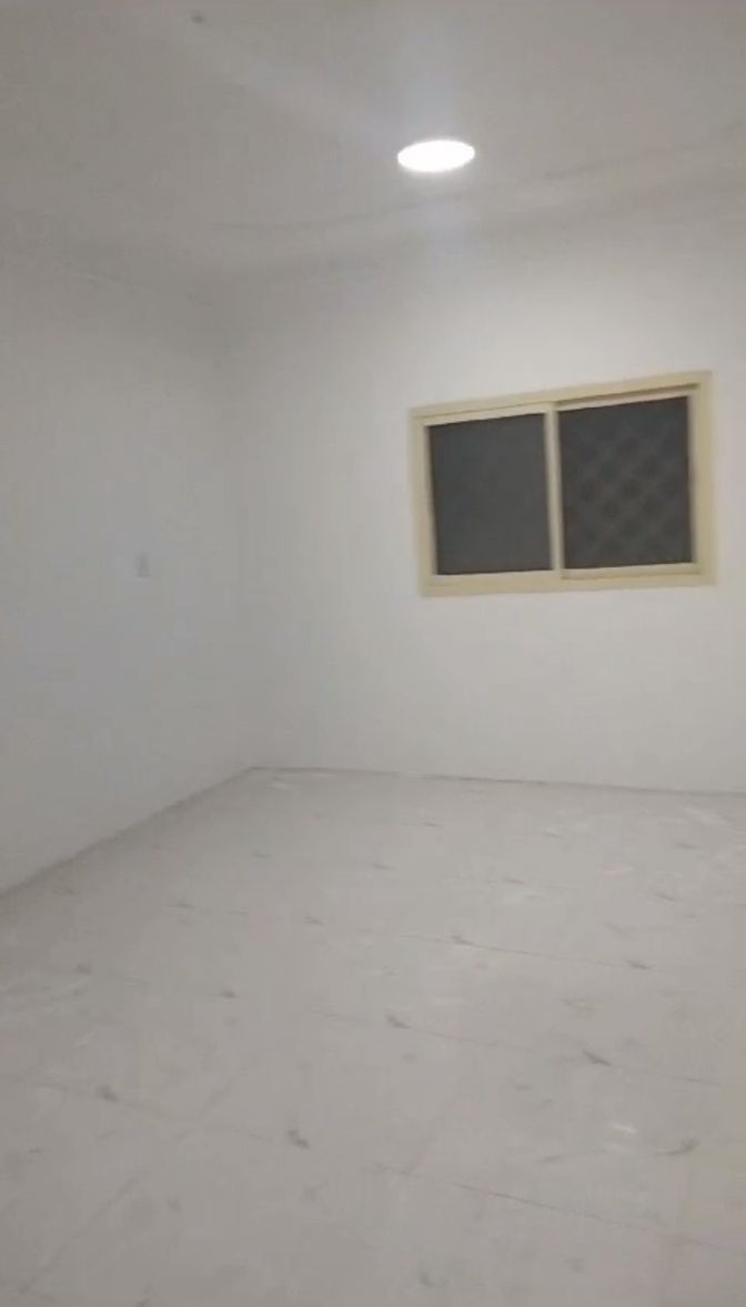 *السلام عليكم ورحمه الله* *وبركاته* *شقه للايجار*