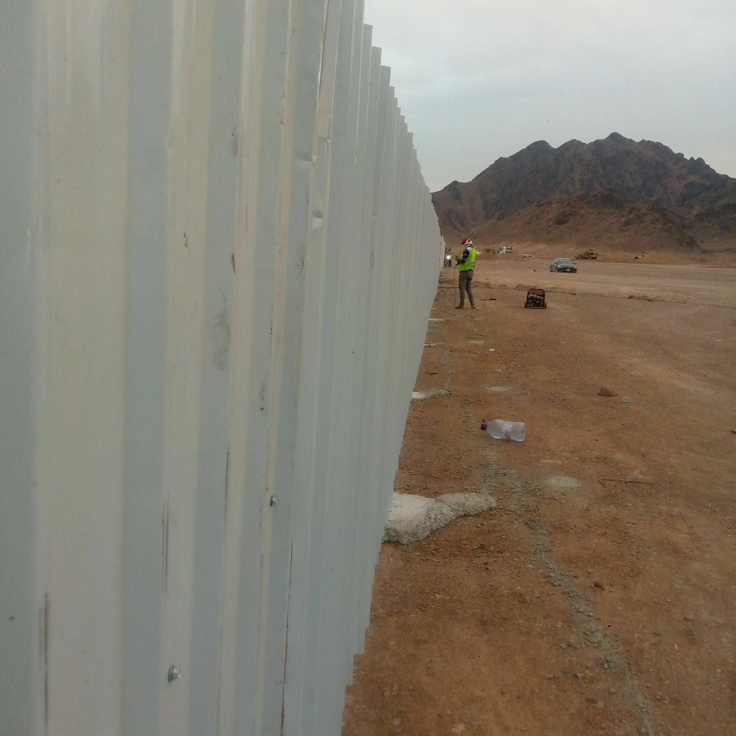 مقاول شبوك ونخيل ومضلات سواتر اسياج امنيه