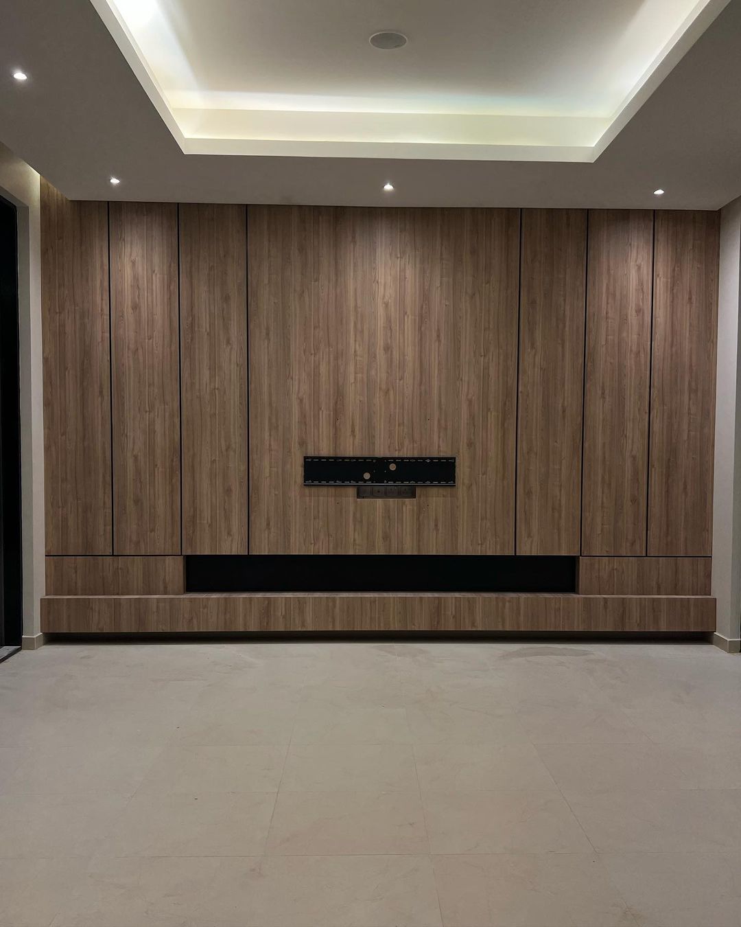 مقاول ترميم مباني وديكورات داخليه ودهانات وبناء مل