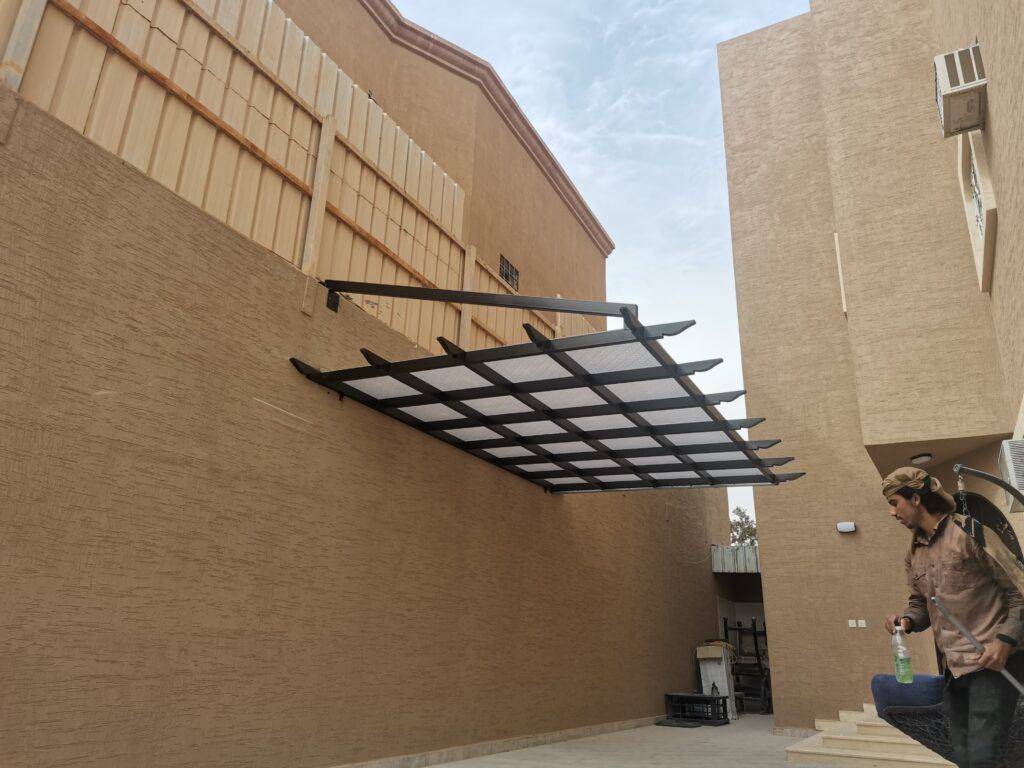 حداد مظلات أبواب شبابيك وجميع اعمال الحداده