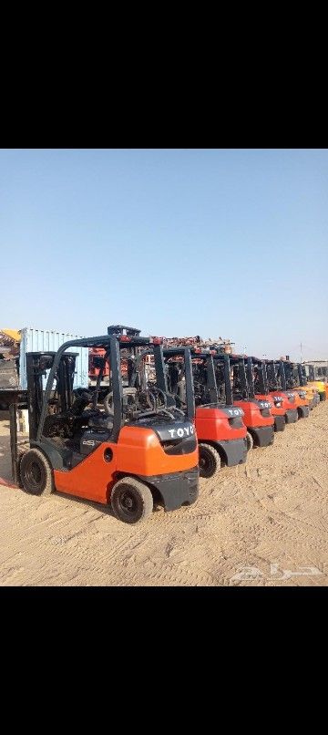 فوركلفت للإيجار بجميع انواعها وأحجامها