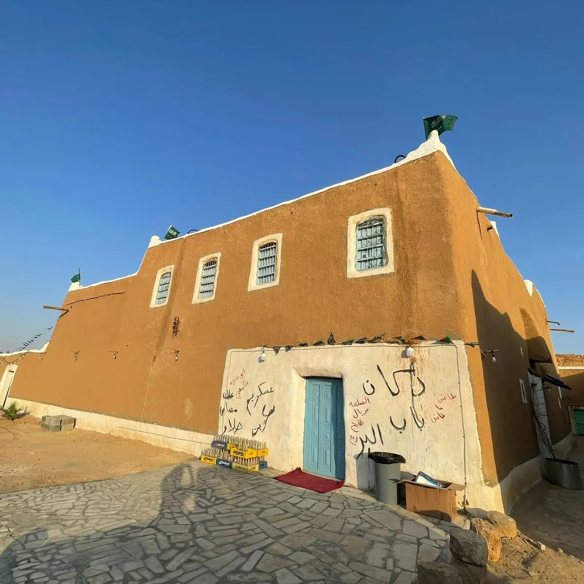 مقاول جميع اعمال الثراث مباني الطين