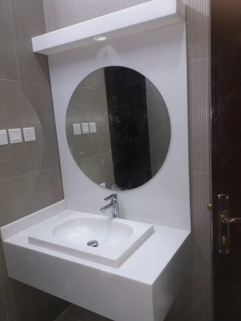 شركة ربوع الجزيره بيور ستون للرخام الصناعي والجران