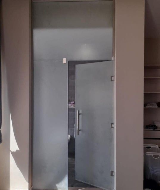 زجاج سكريت ومرايا بالرياض