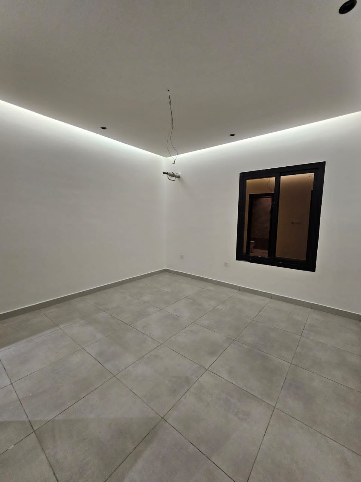 4غرف مساحة كبيرة حي الريان جده السعر 409