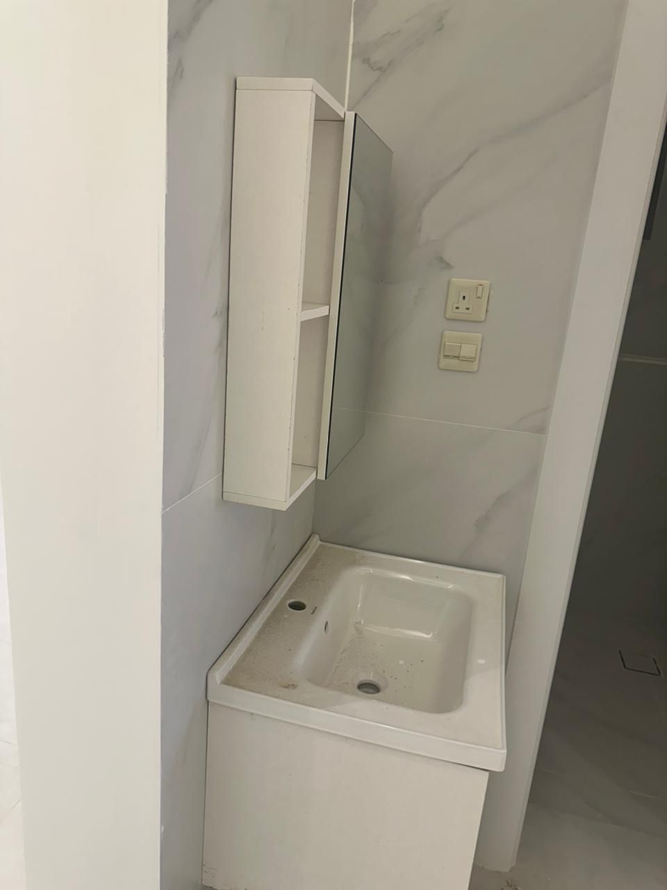 *شقه فاخره للايجار بريده حي* العليا