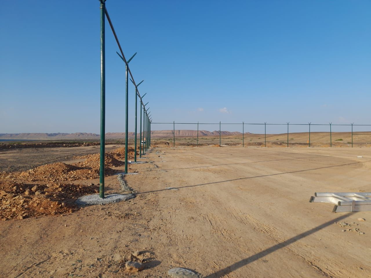 ومقل شبوك وهناقر بجميع انواعها في جميع أنحاء الممل