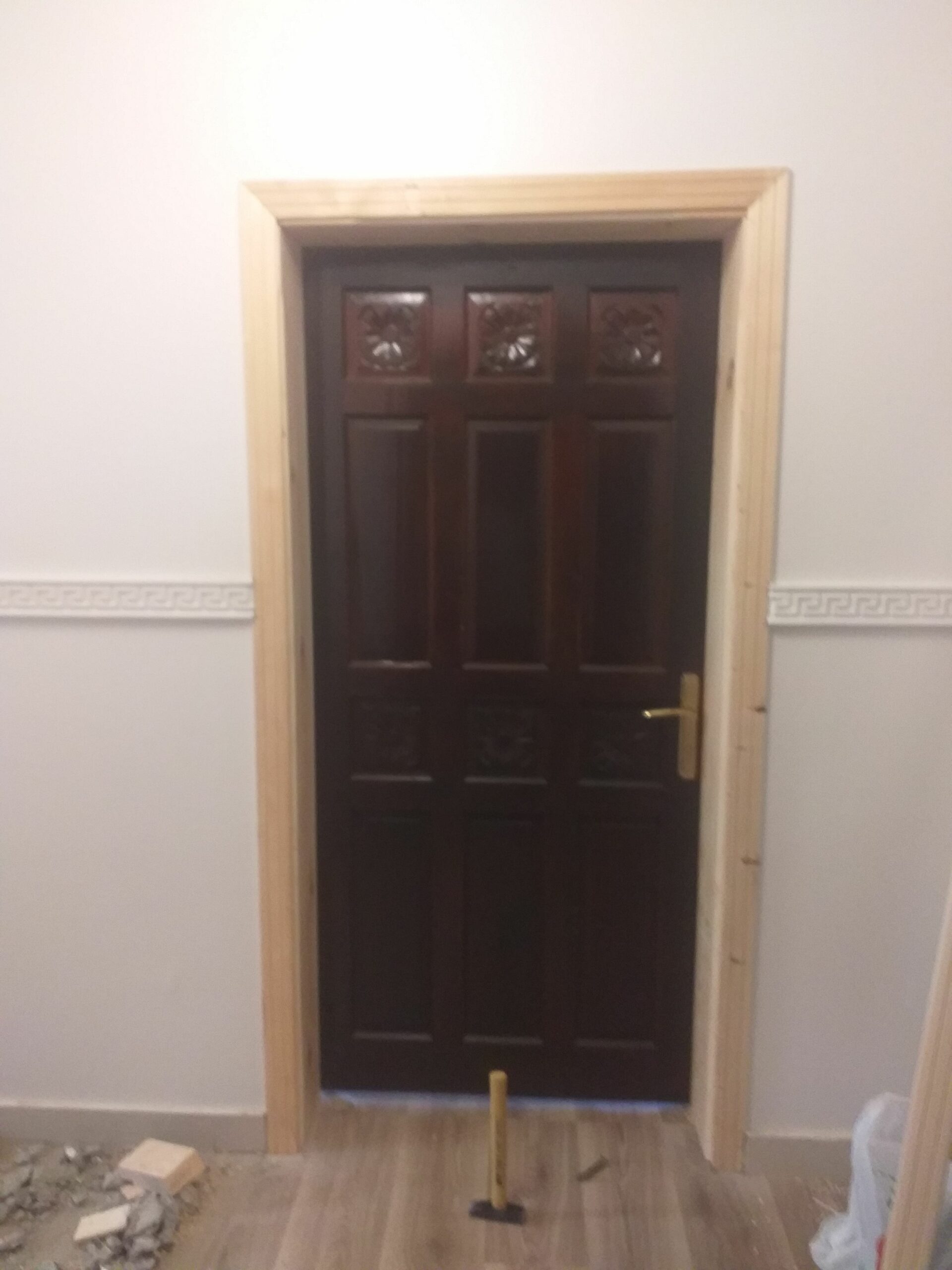 نجار ابواب خشب فك وتركيب وصيانه وفك