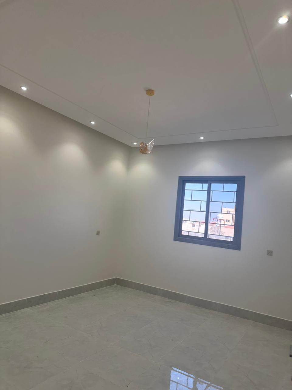 *شقه فاخره للايجار بريده حي* العليا