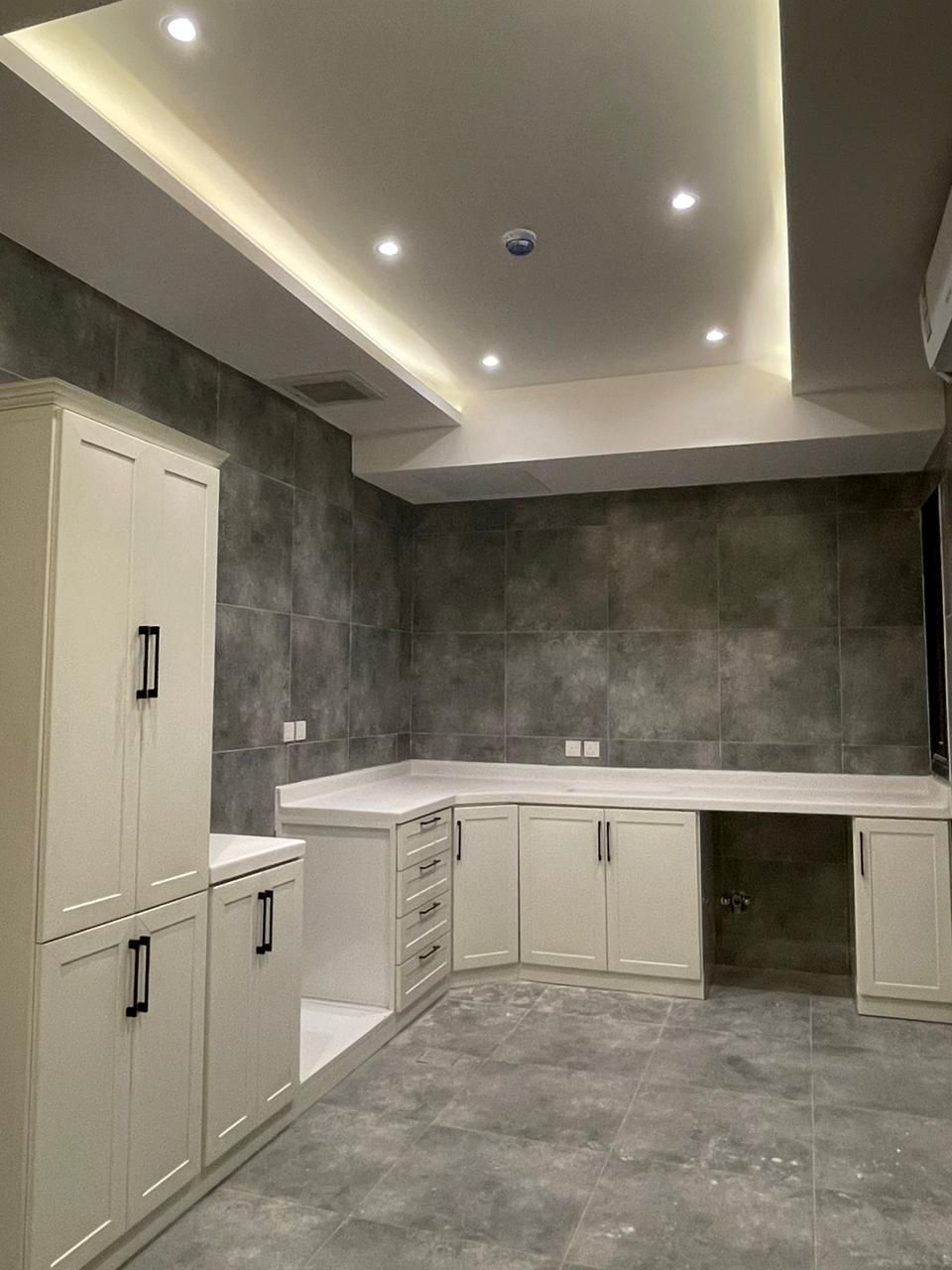 شقه فاخره للايجار حي العارض