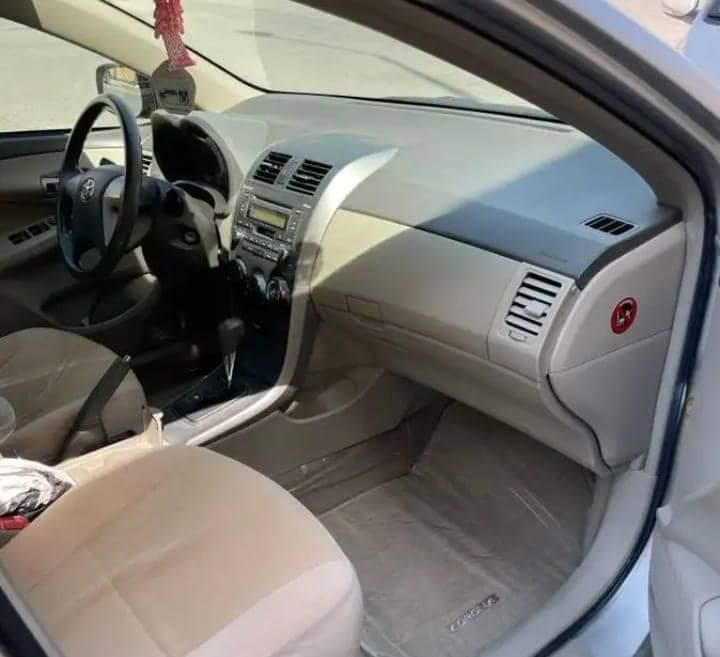 كورولا نظيفه جدا للبيع موديل 2010