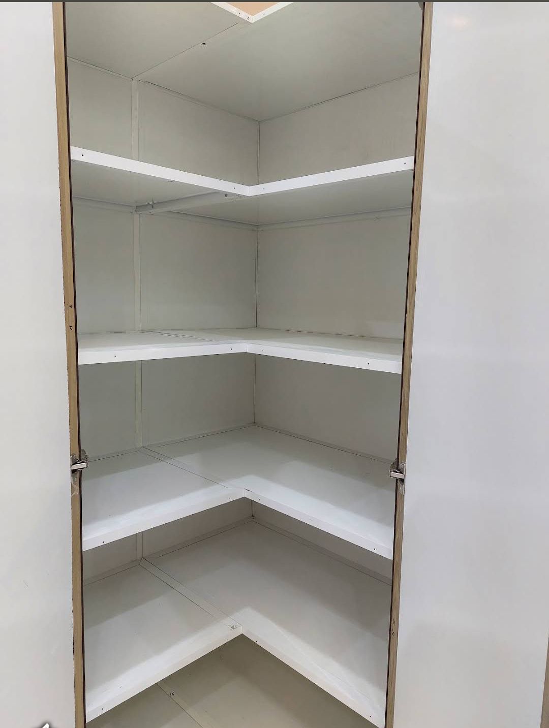 فني مطابخ الالمنيوم