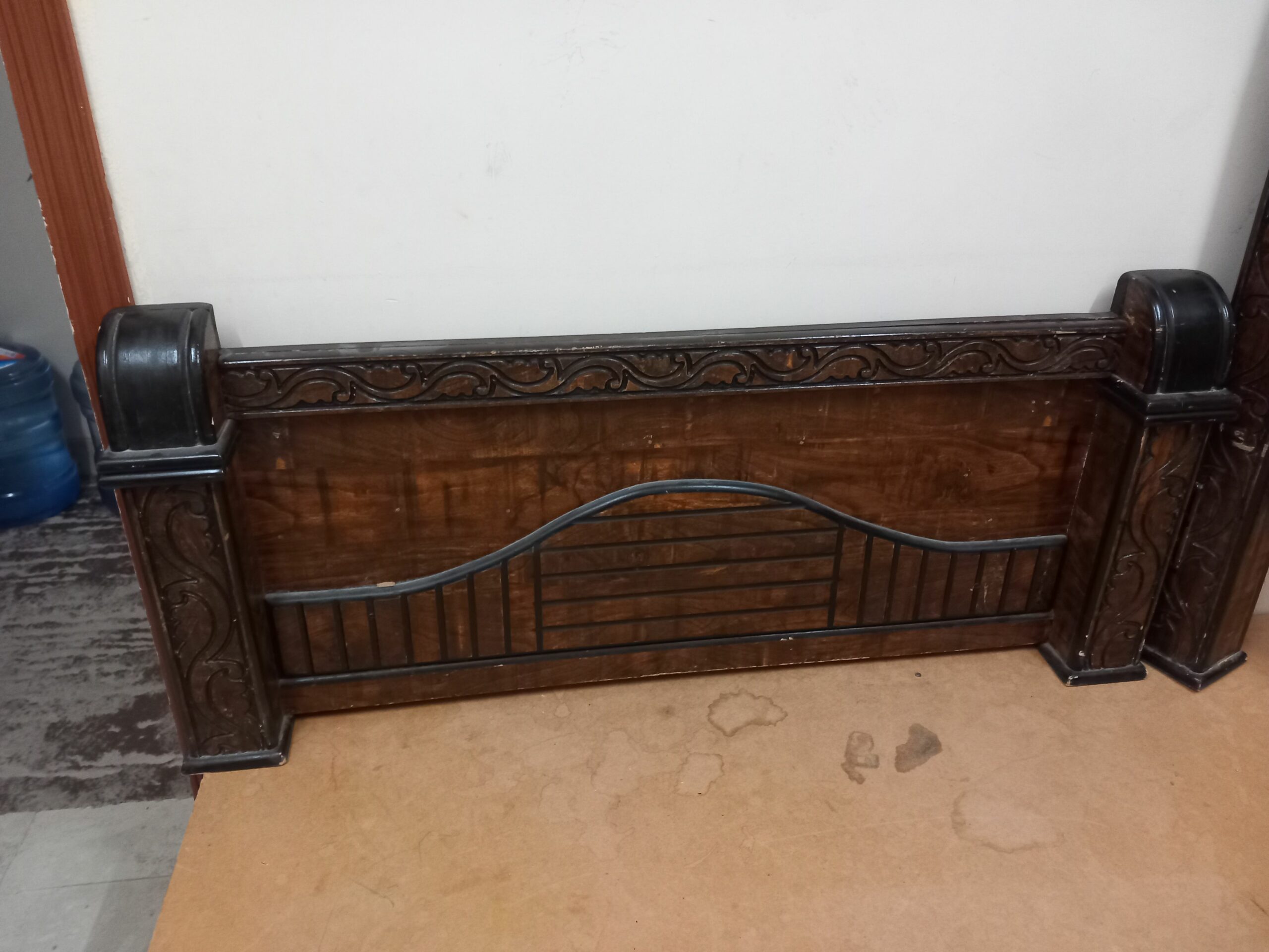 غرفة نوم نفر ونص وطني ٤٠٠ ريال مه مرتبة ولباد