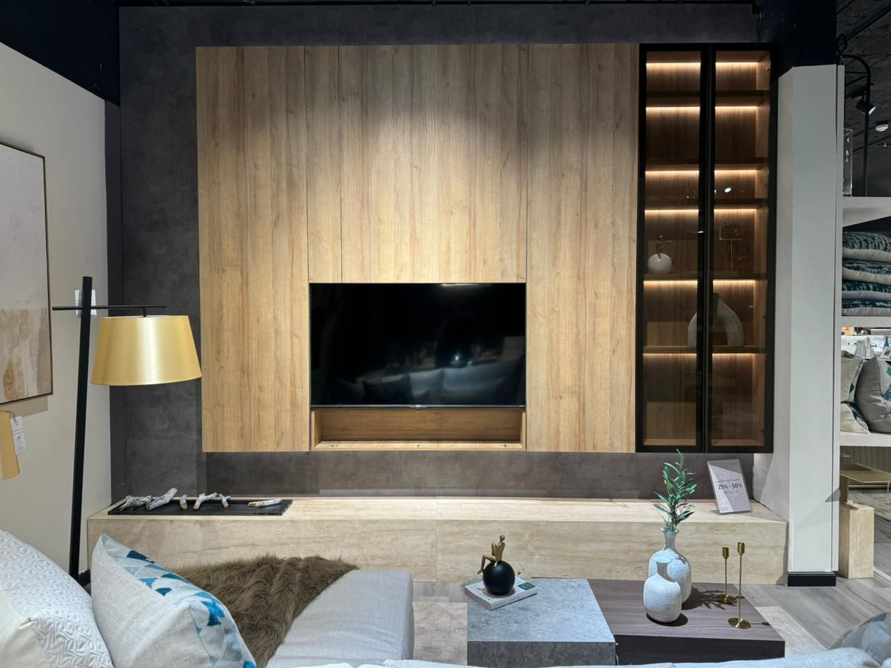 تفصيل ديكورات و خزائن خشبي