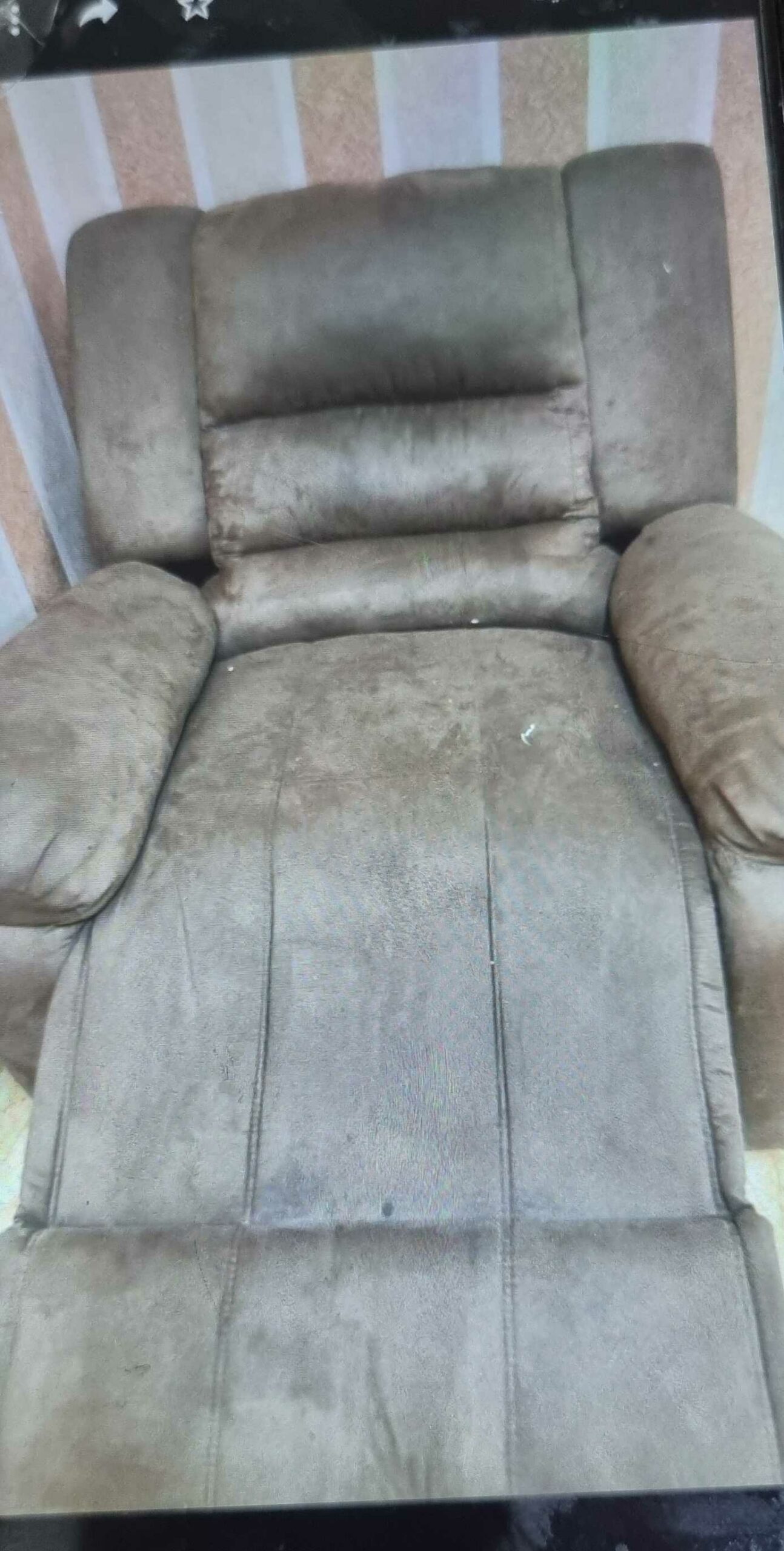 كنبه كرسي ويطللع على شكل سرير