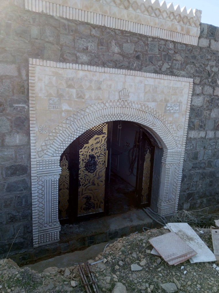 معلم بناء حجر طبيعي