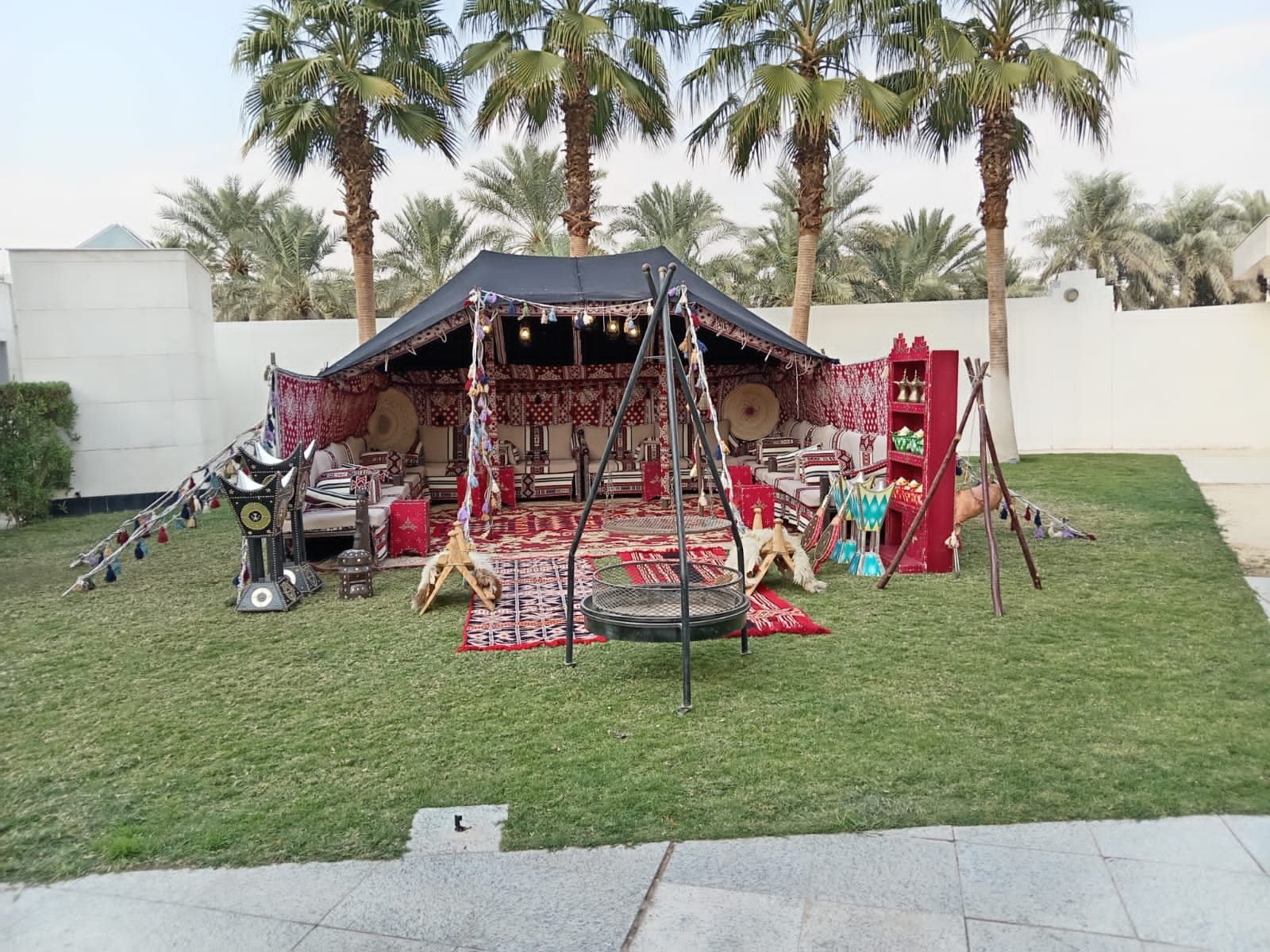 للحفلات والمناسبات تأجير كراسي وطاولات وخيام وجلسا