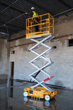 سيزرلفت ومان لفت للايجار scissor lift for rent man