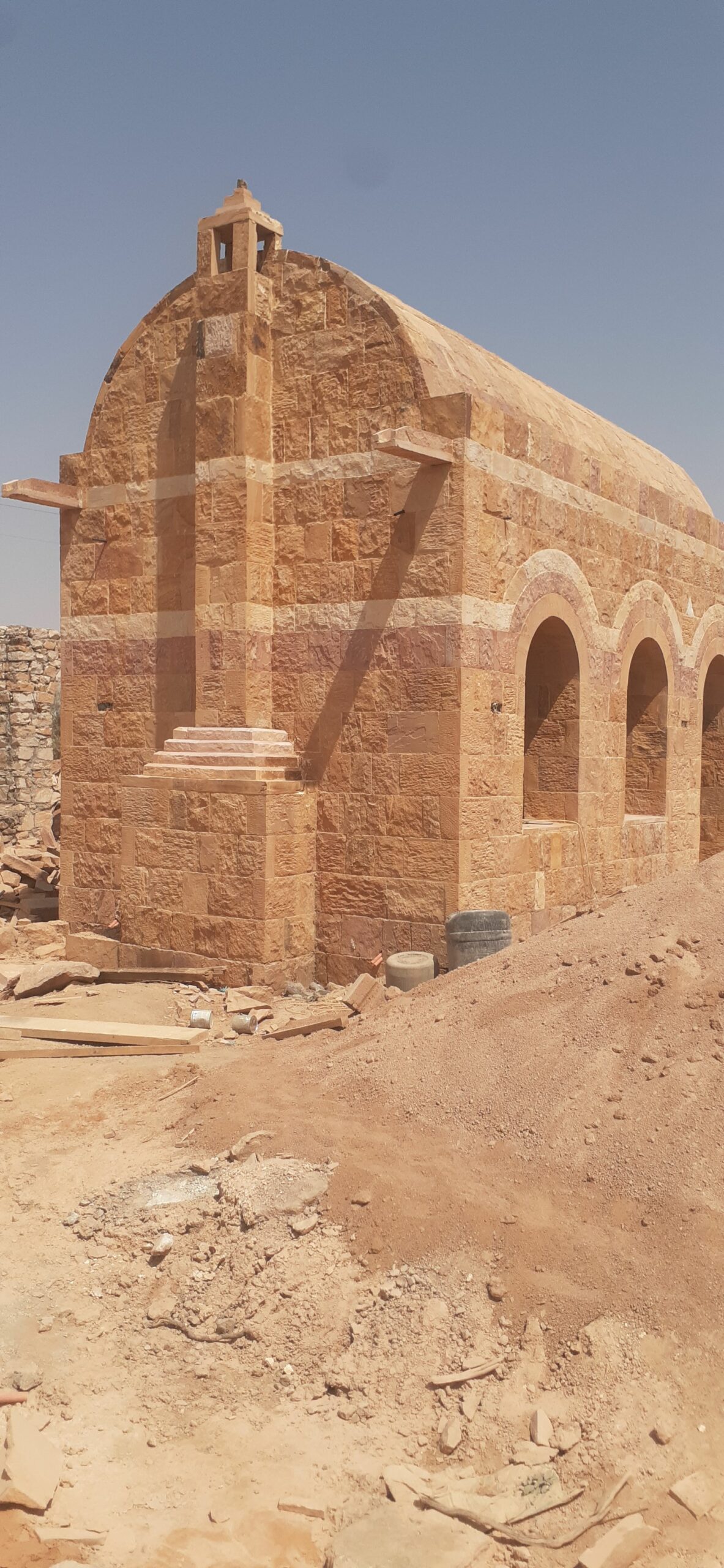 مقاول مباني حجر مجالس بوابات مجالس مشبات بيوت ربرا