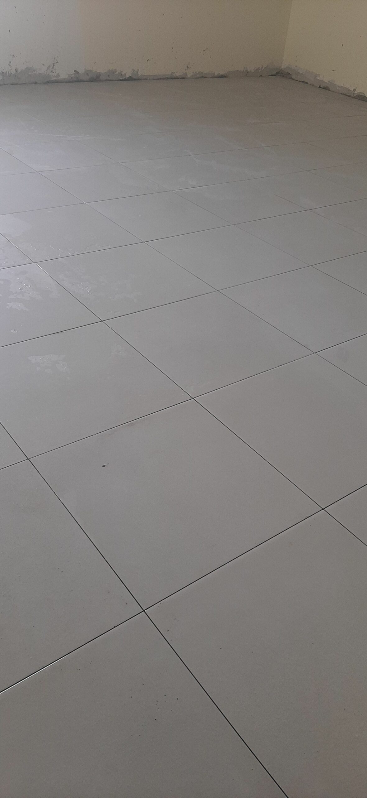 مبلط سيراميك بلاط بورسلان روخام تركيب وتكسير