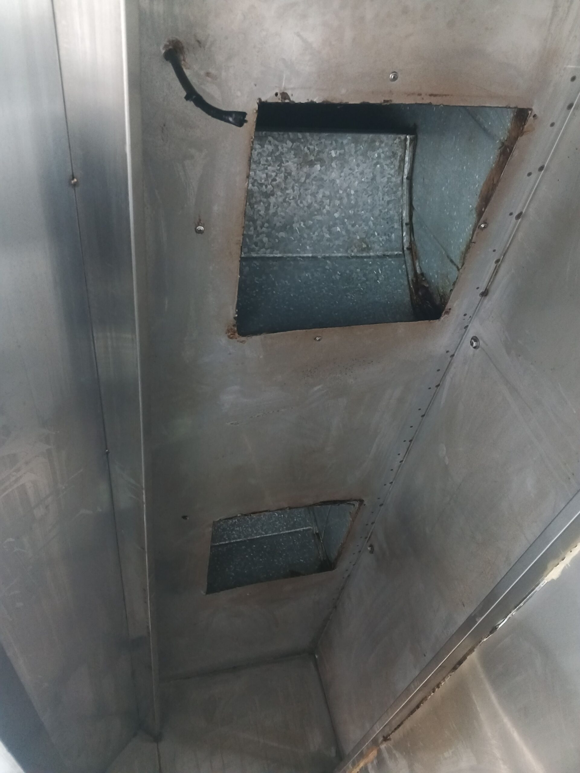 تنظيف وصيانه وغسيل مداخن المطاعم