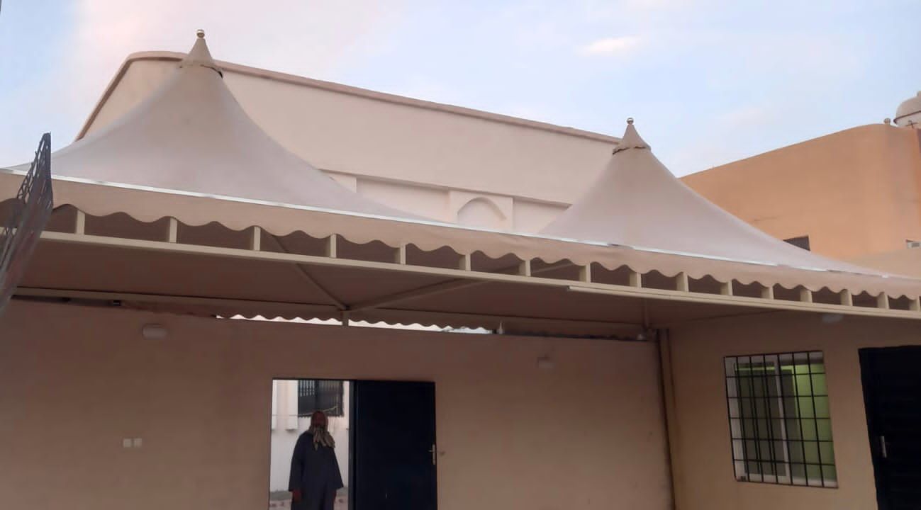 مظلات وسواتر