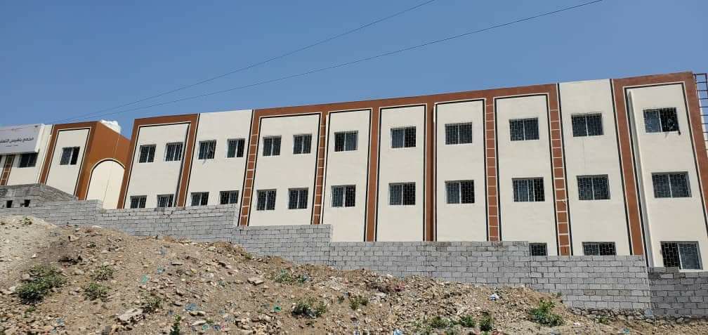 لياسه ملونه وحجر طبيعي