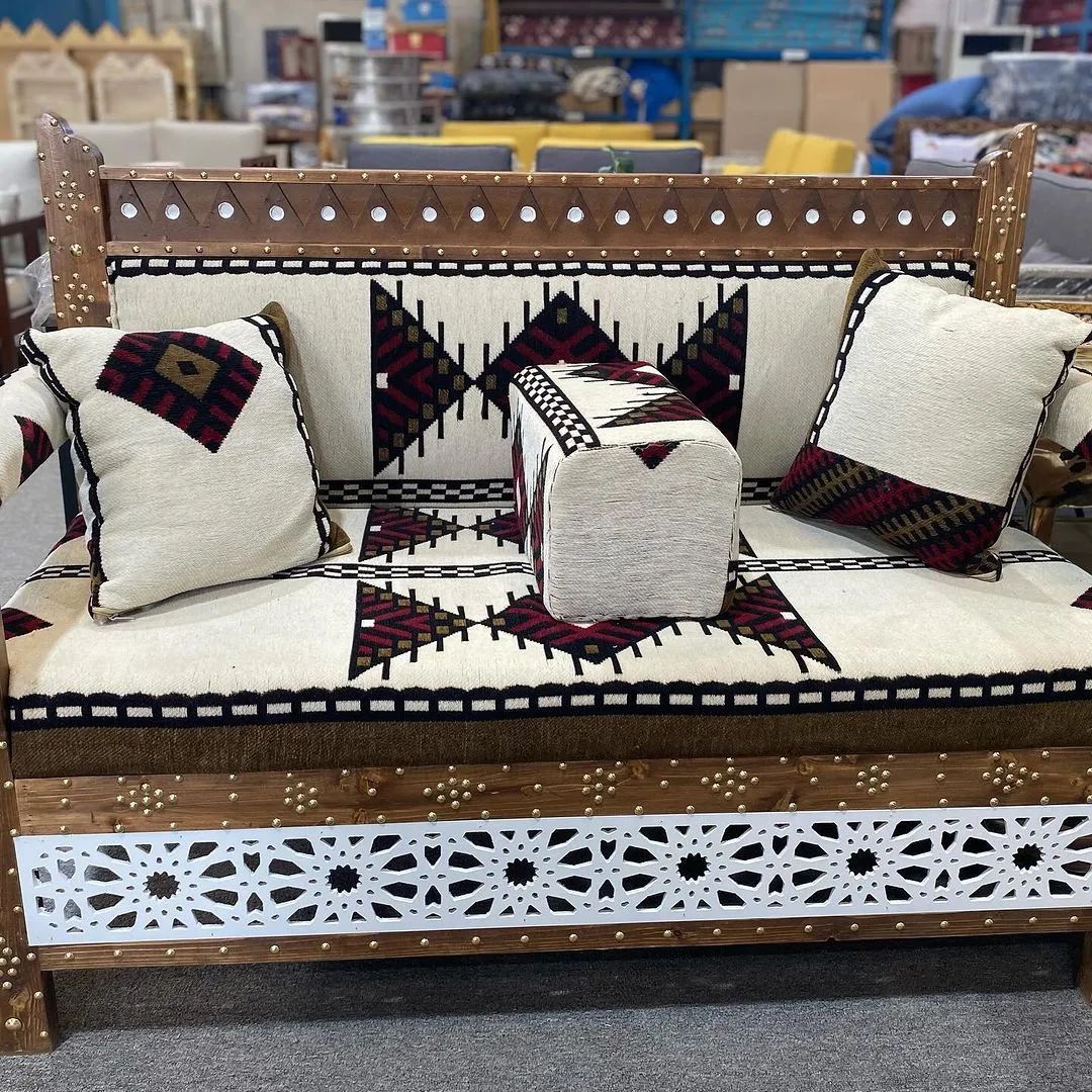 مفروشات الرياض تفصيل وتنجيد انواع الكنب جلسات خارج