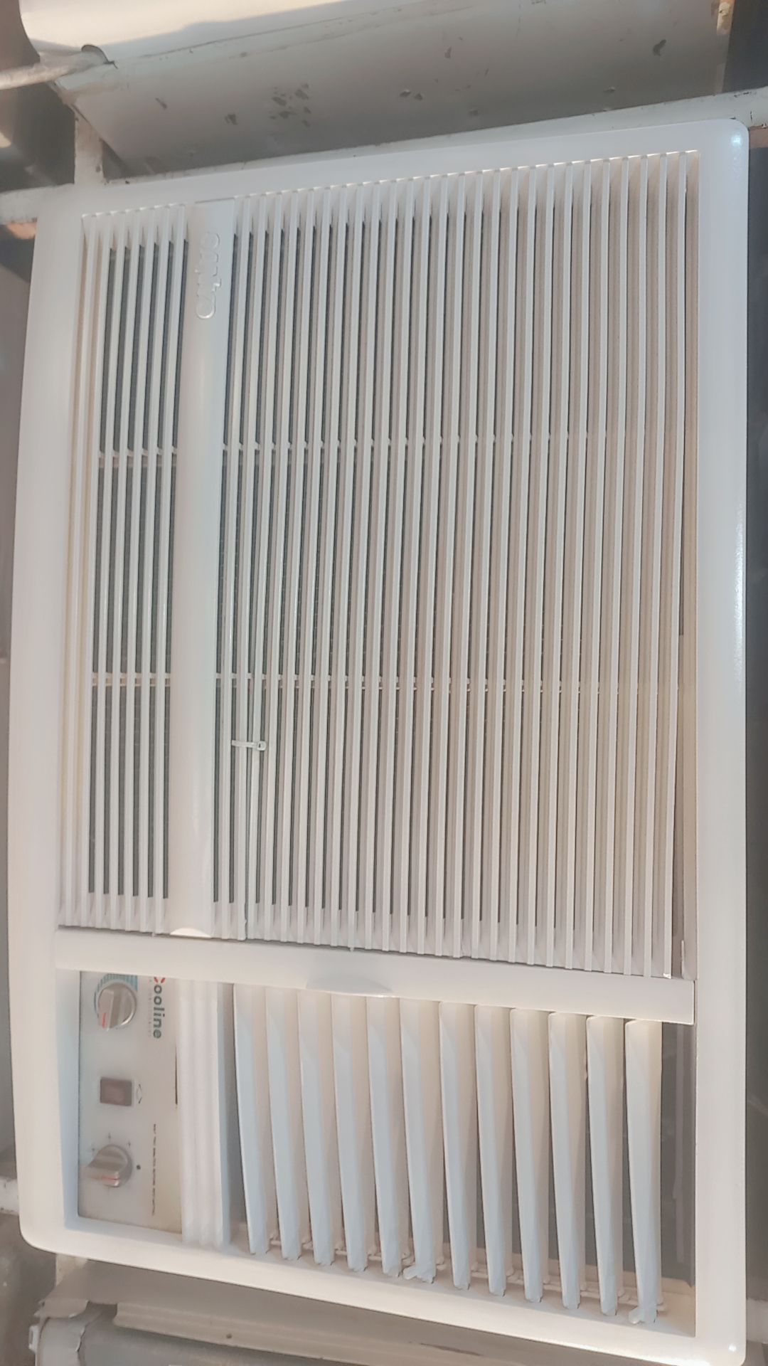 مكيفات مستعمل شباك مستعمل نظيف الضمان شهرين ما ترك