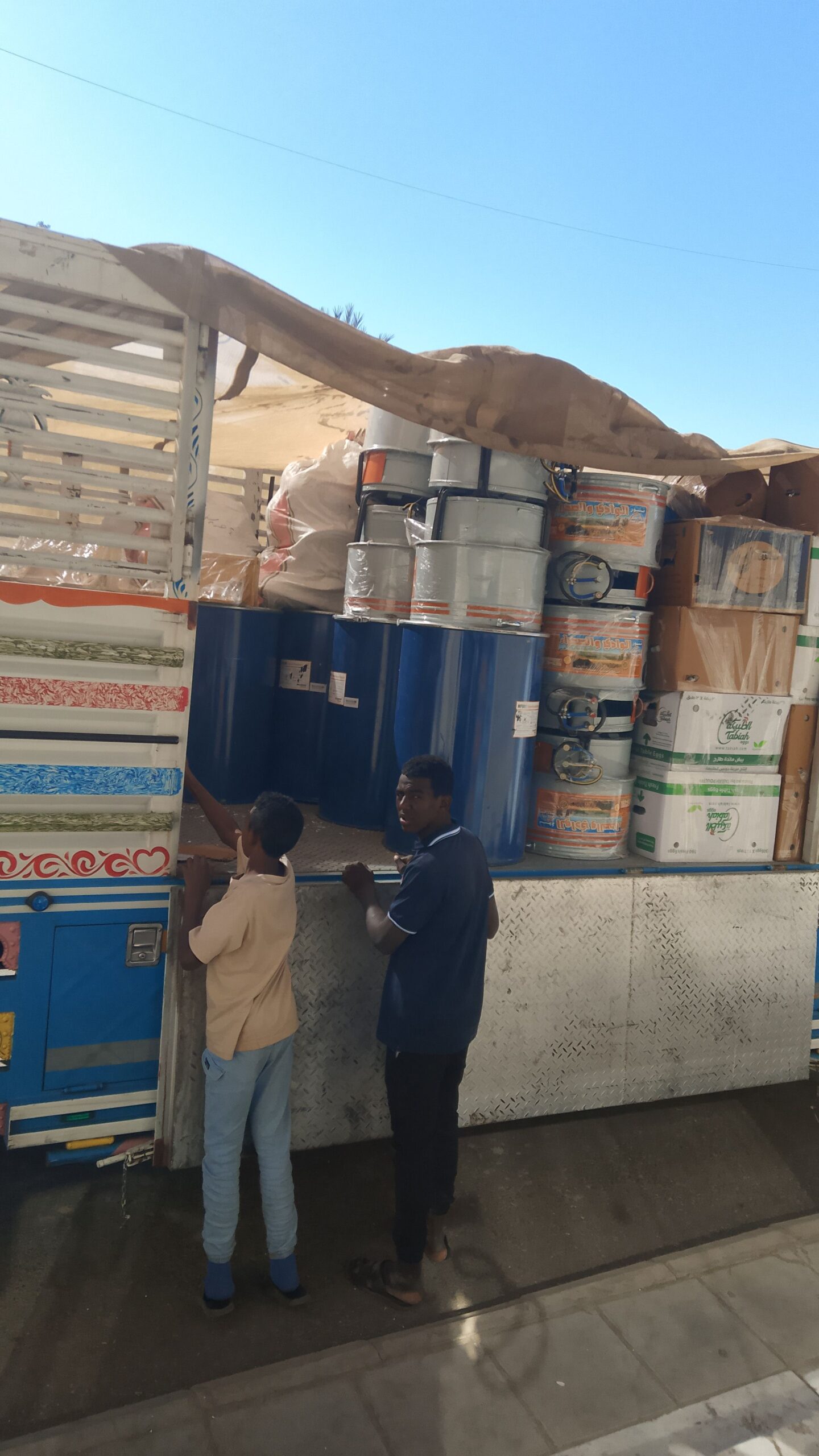 نقل عفش داخل وخارج تبوك معه الفك والتركيب