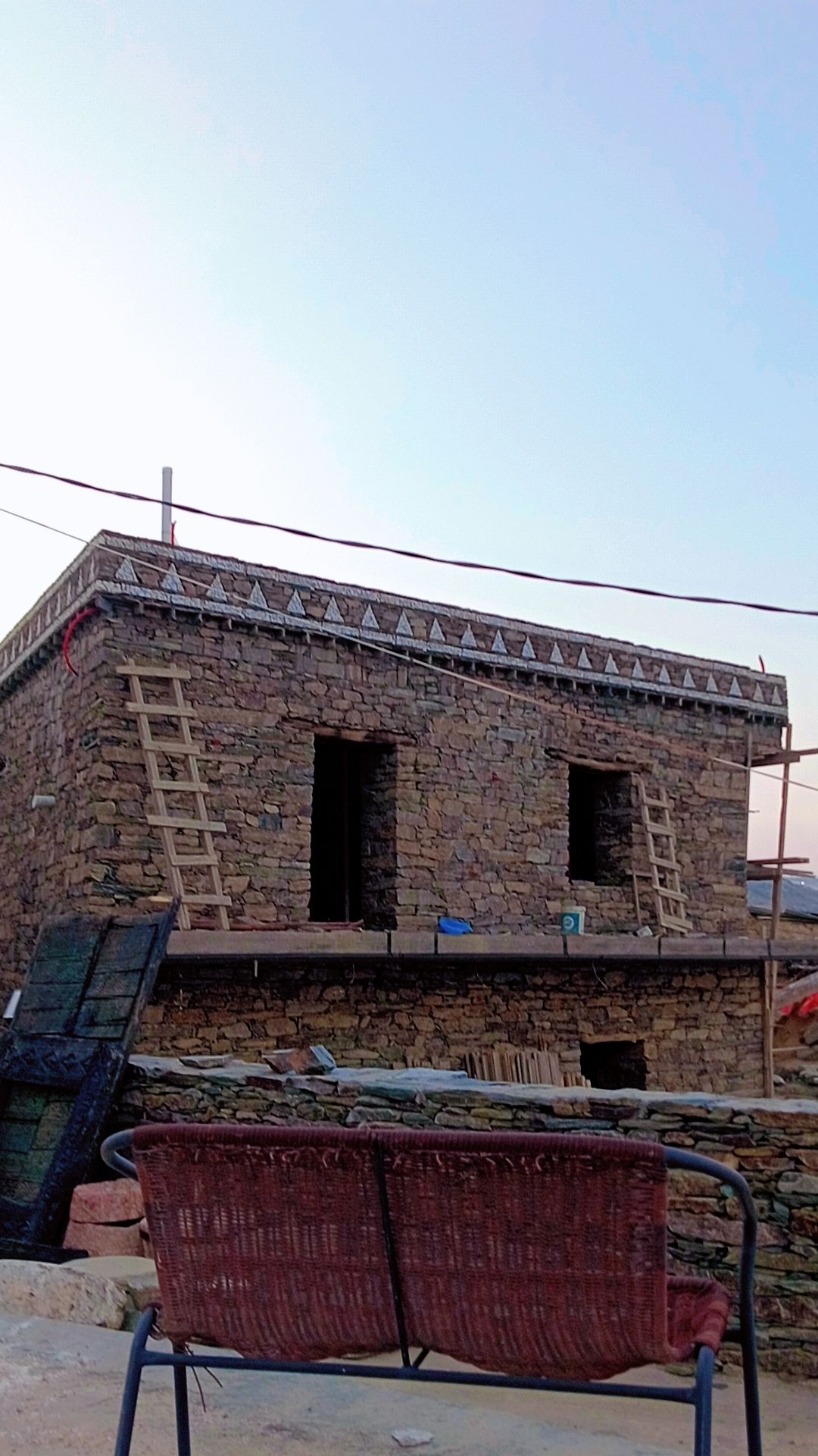 شغل حجر بنيان وتلبيس ورباب ارضيات