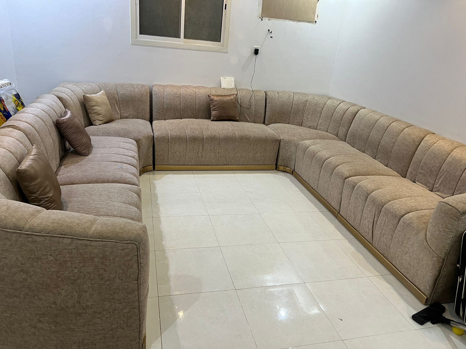 نبيع ونشتري الأثاث المستعمل والجديد بأسعار مناسبة