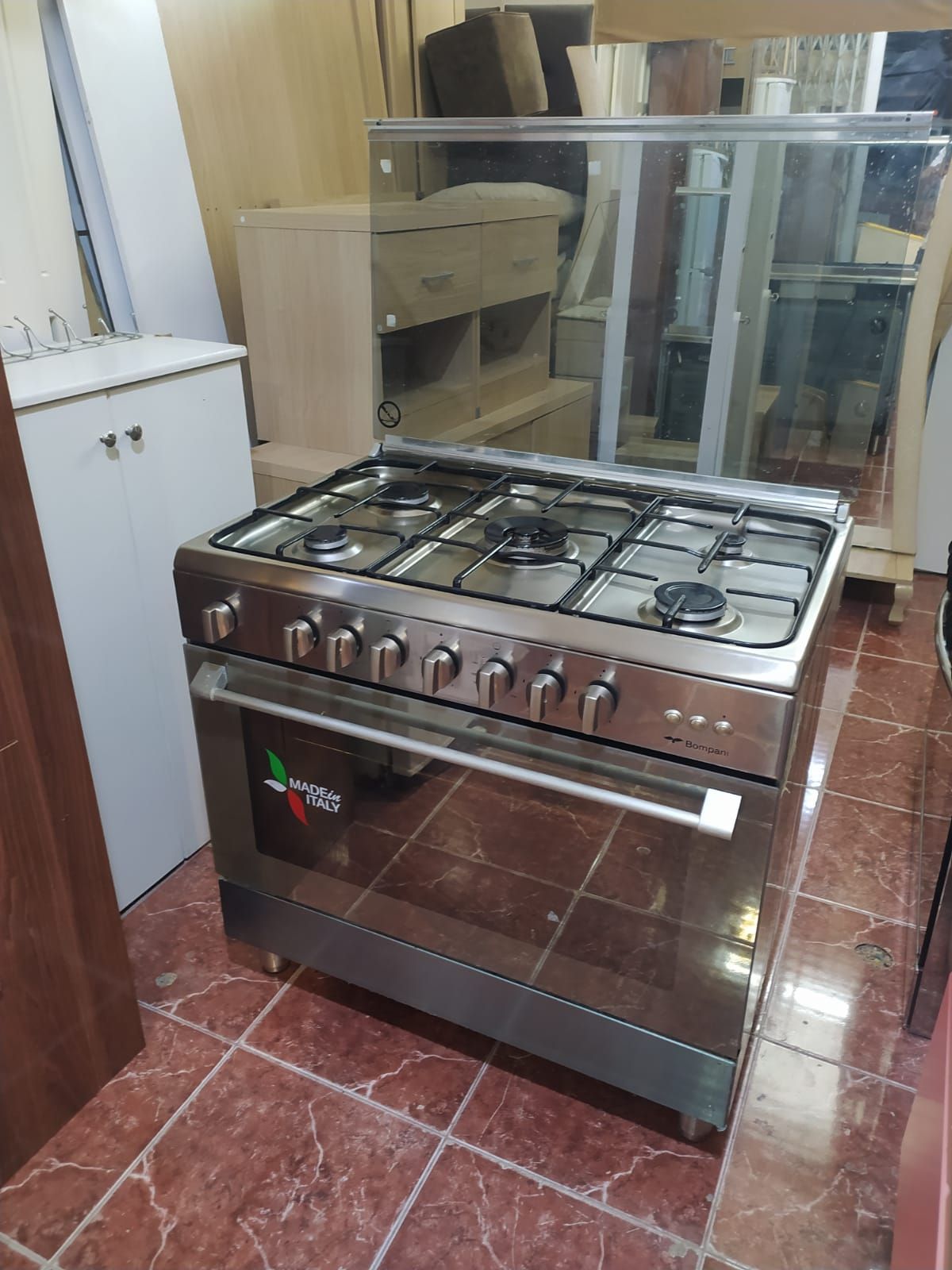 نبيع ونشتري الأثاث المستعمل والجديد بأسعار مناسبة