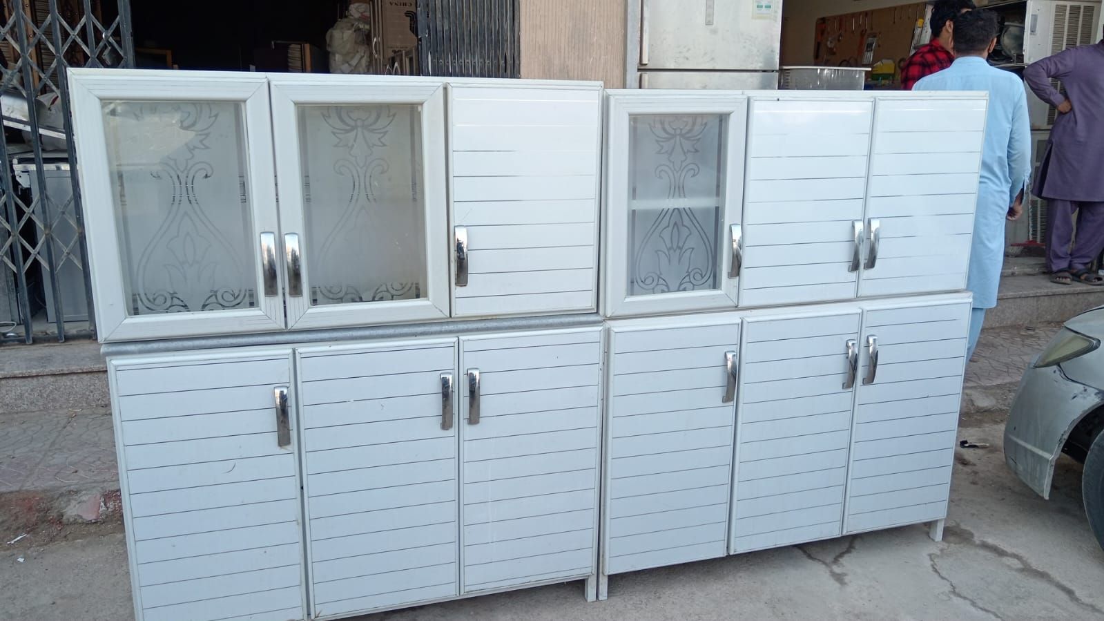 مجالس ومفروشات وغرف نوم ومطابخ شبه جديدة بأسعار من