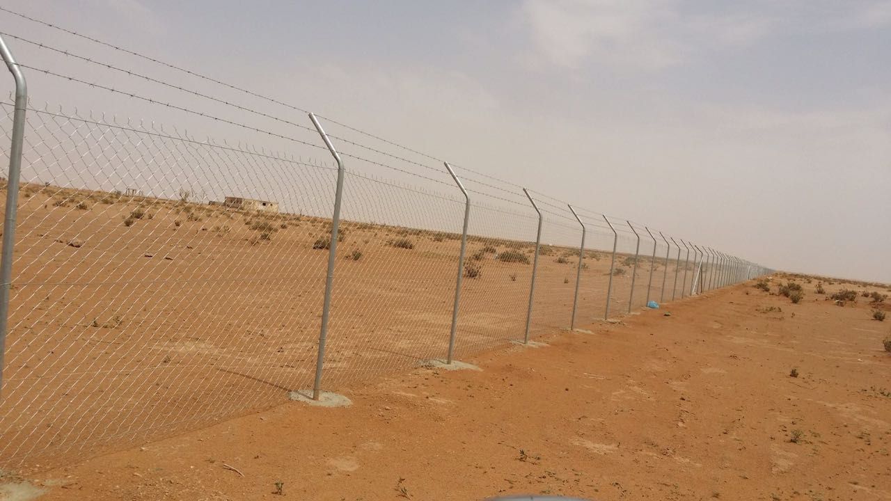 تسوير المزارع والأراضي بشبك