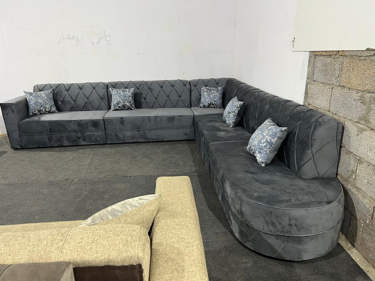 نبيع ونشتري الأثاث المستعمل والجديد بأسعار مناسبة